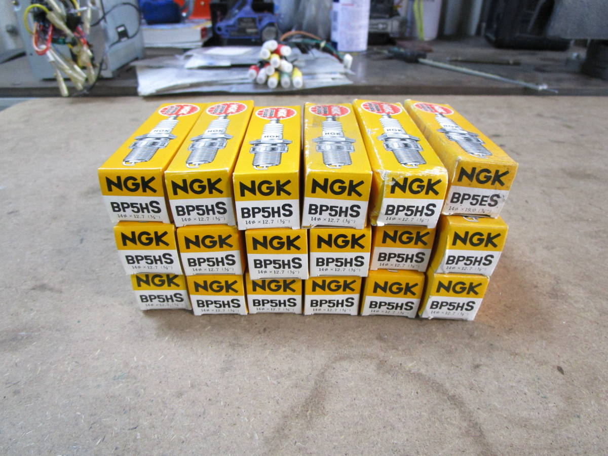 最新作，送料無料 NGK スパークプラグ BP5HS&times;18本セット 長期在庫品 箱に傷みあります(スパークプラグ)｜売買されたオークション情報、yahooの商品情報をアーカイブ公開 - オークファン スパークプラグ