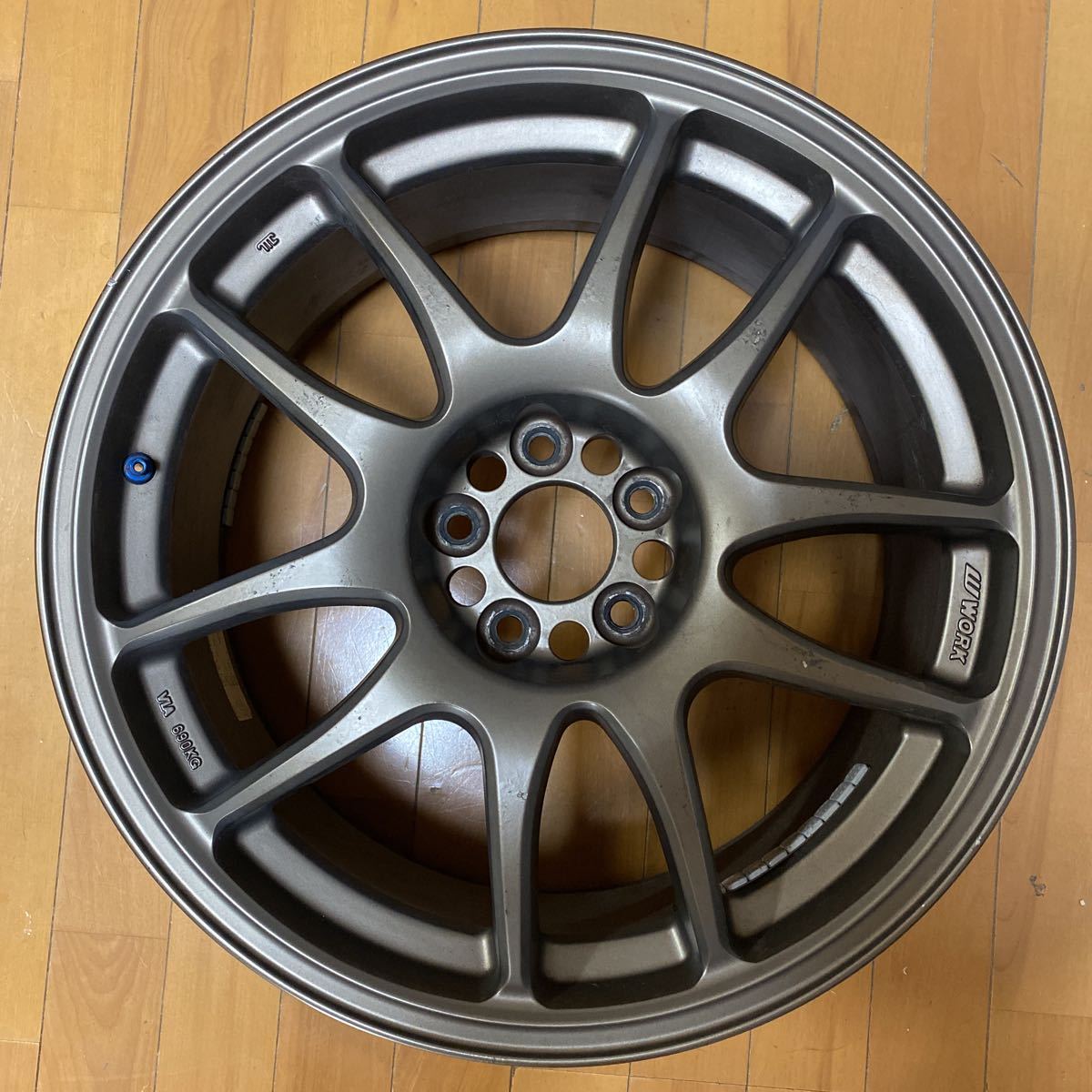 定番人気，品質保証 WORKEMOTION CR改 17インチ ８ｊ プラス47 PCD100 5穴(社外品)｜売買されたオークション情報、yahooの商品情報をアーカイブ公開 - オークファン 5穴