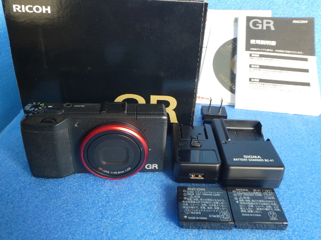 リコー RICOH GR DIGITAL III SDカード(4GB)、充電器付き RICOH GR