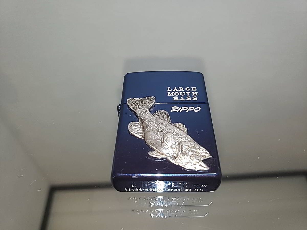  ZIPPO ブラックバス フィッシング 釣り ブルーチタン メタル貼 1997年製(Zippo)｜売買されたオークション情報、yahooの商品情報をアーカイブ公開 - オークファン Zippo