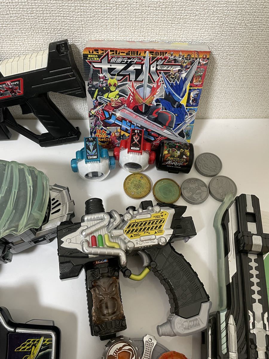 変身ベルト 仮面ライダー 武器 グッズ ブック 男の子 おもちゃ まとめ 銃 レア おもちゃ大量 まとめ 長期間保管 シリーズ不明 仮面ライダー 売買されたオークション情報 Yahooの商品情報をアーカイブ公開 オークファン Aucfan Com
