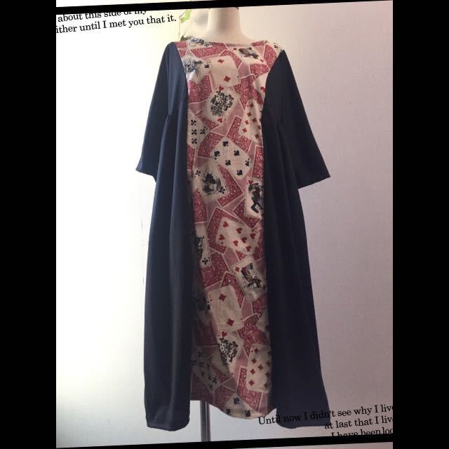 Handmade 不思議の国のアリス柄ゆったりワンピース 北欧英国ハンドメイドコットンリネン綿麻トランプウサギブラック黒レッド赤レトロ ワンピース 売買されたオークション情報 Yahooの商品情報をアーカイブ公開 オークファン Aucfan Com