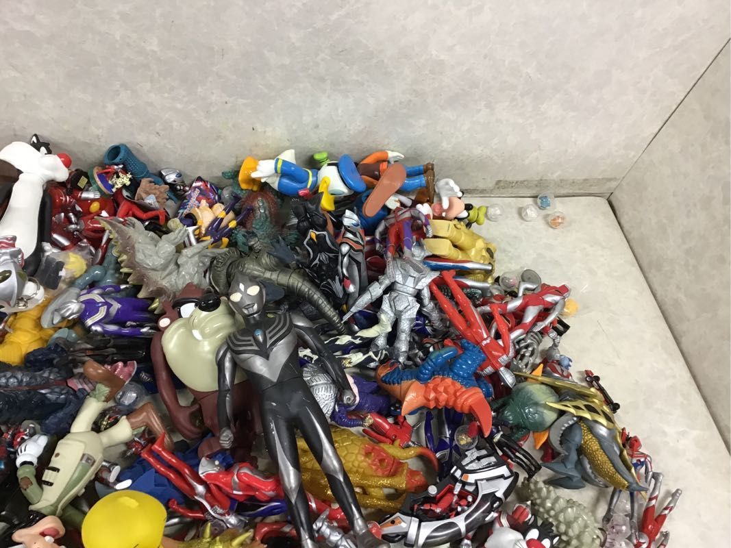 売れ済特価 1円〜 同梱不可 ジャンク フィギュア 等ウルトラマン 仮面