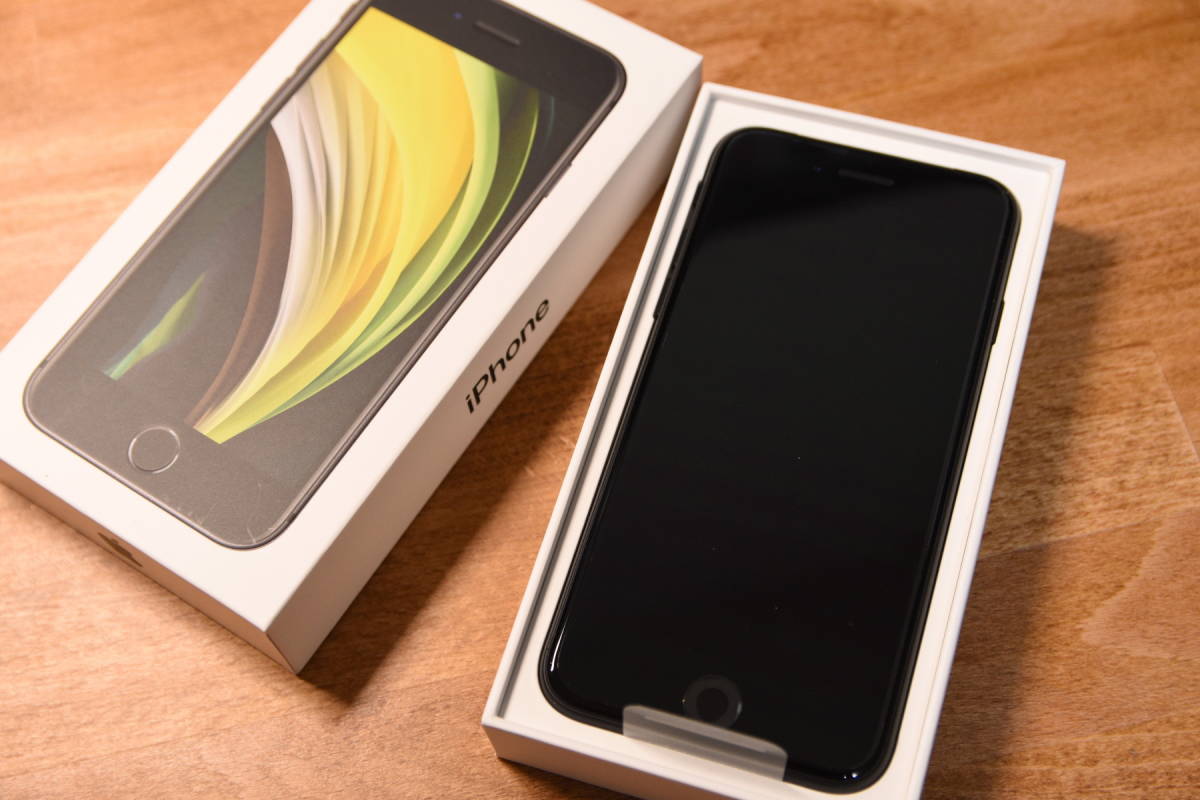 iPhone SE 第2世代 64GB ブラック SIMフリー【箱・付属品あり】 iPhone