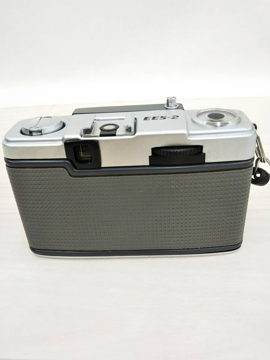 明日初めてのフィルムカメラを買うんだ：オリンパス ペン EES-2
