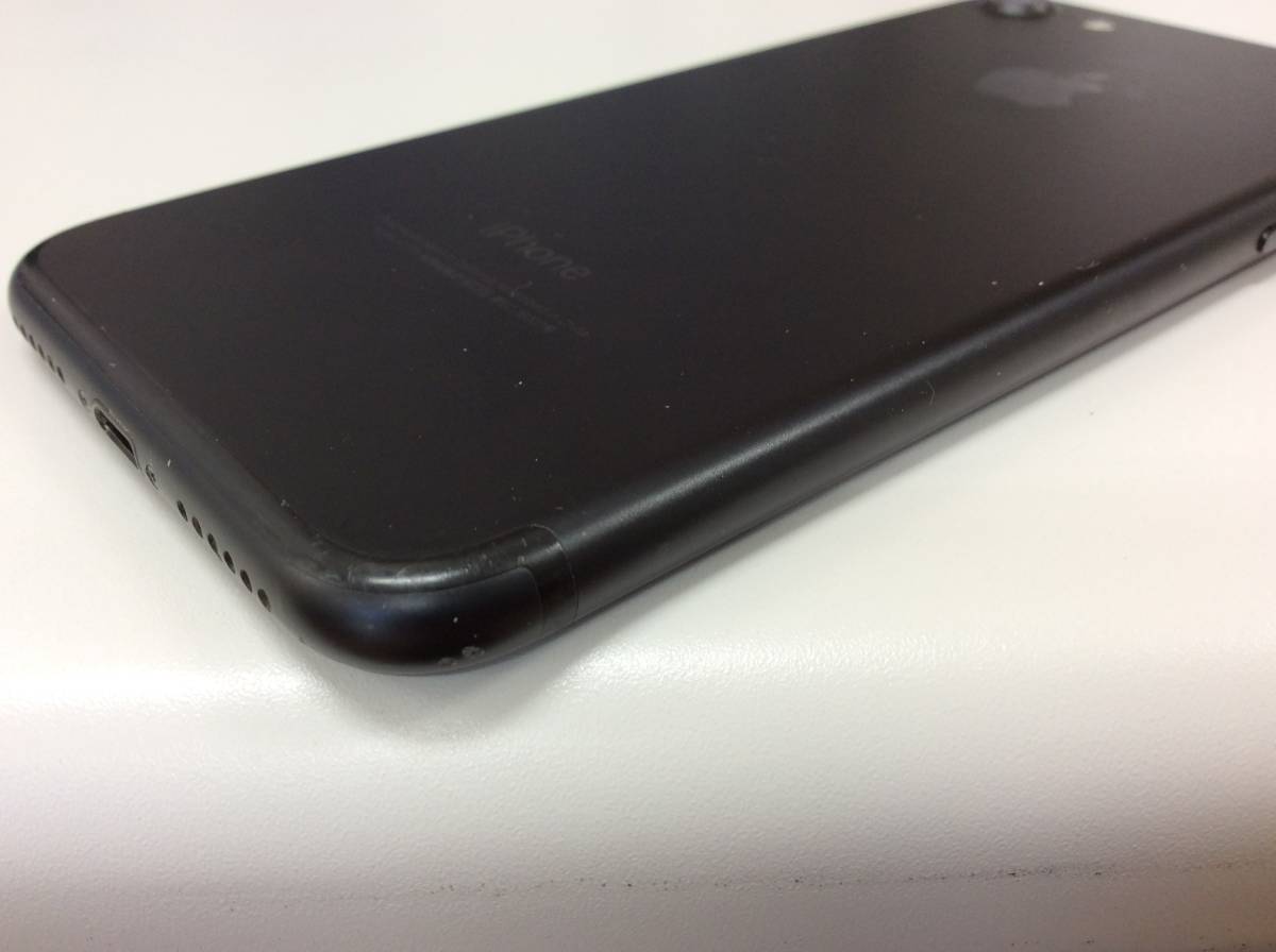 A1779 iPhone7 美品iPhone7・SIMフリー ブラック (MNCK2J&frasl;A) 32GB ■9142　SIMフリー iPhone7 A1779 32GB MNCE2J/A ブラック SIMロック解除済み 最大83％ Apple アップル 本体のみ 保管品