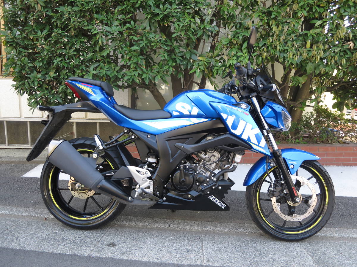 スズキ　GSX-S125　ABS付　極上中古美車　オイル交換後渡し　バッテリーフル充電済み　社外フロントシールド付き　ナンバー登録書類付き スズキ GSX-S125 ABS付 極上中古美車 オイル交換後渡し バッテリーフル