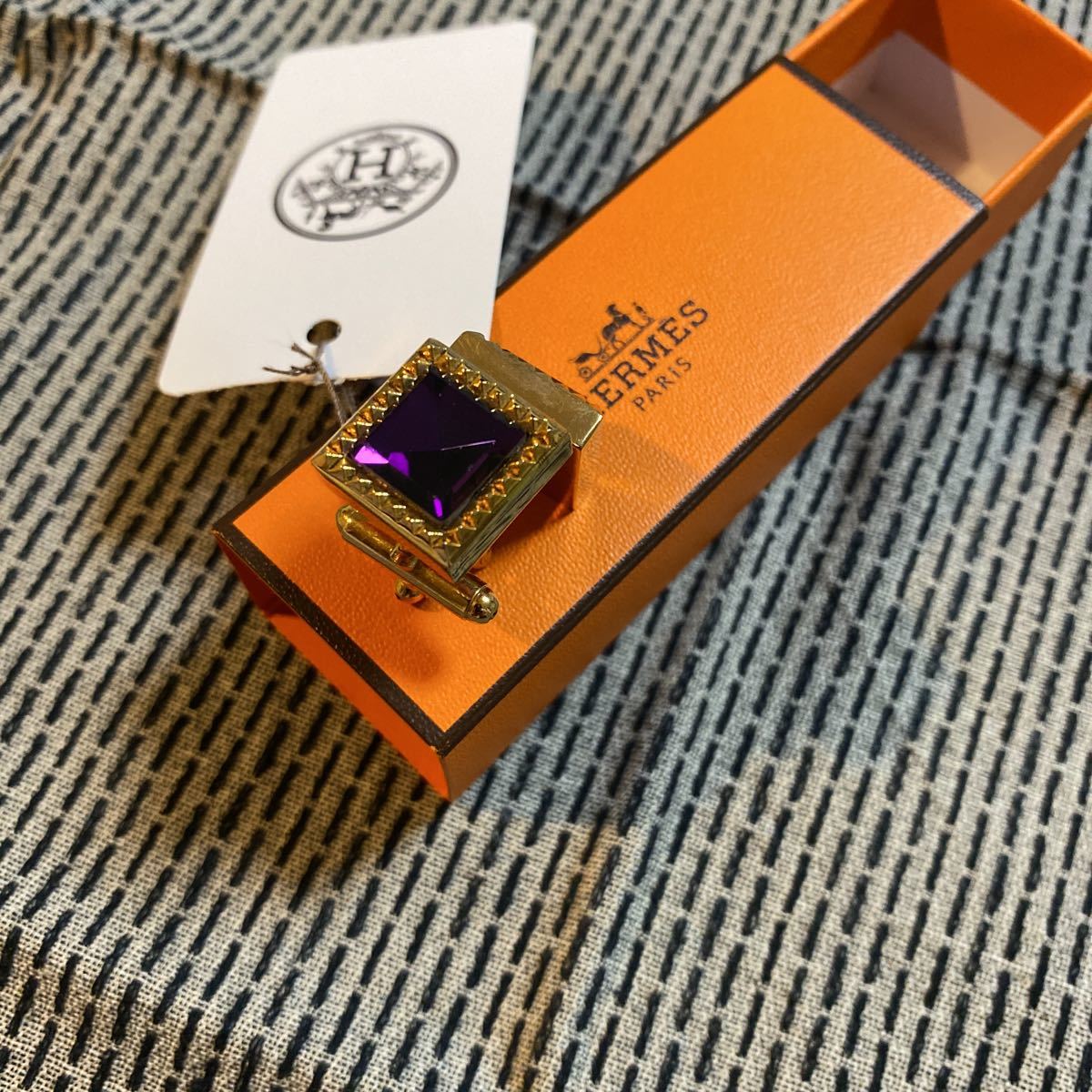 エルメス 箱付き HERMESカフス メンズ タグ付 ヴィオレ&ドレ 稀少品(その他)｜売買されたオークション情報、yahooの商品情報をアーカイブ公開 - オークファン 服飾小物