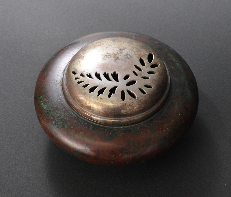 時代◇銅三足香炉（茶道具 仏具 金属工芸 美術 銅製 透かし 丸 古物）