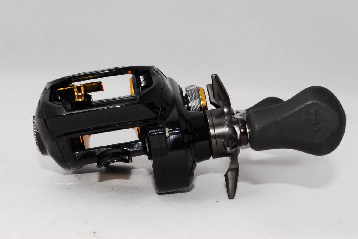 ☆美品☆ Daiwa ダイワ TATULA HD CUSTOM タトゥーラ カスタム 150HL