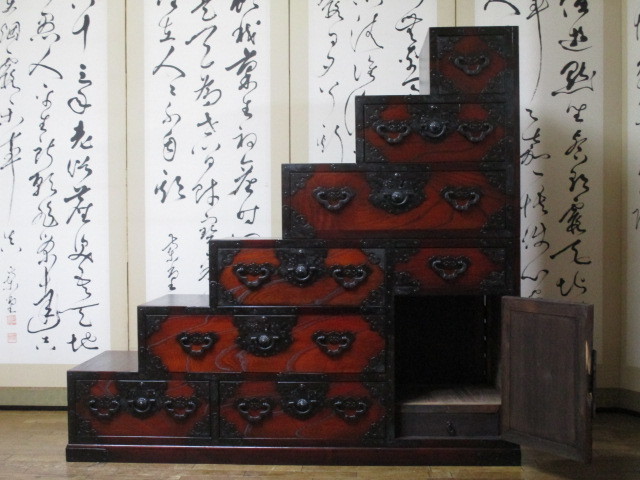 逸品 厚手鉄金具 欅材 両面式 階段箪笥 時代箪笥 衣装箪笥 和箪笥 