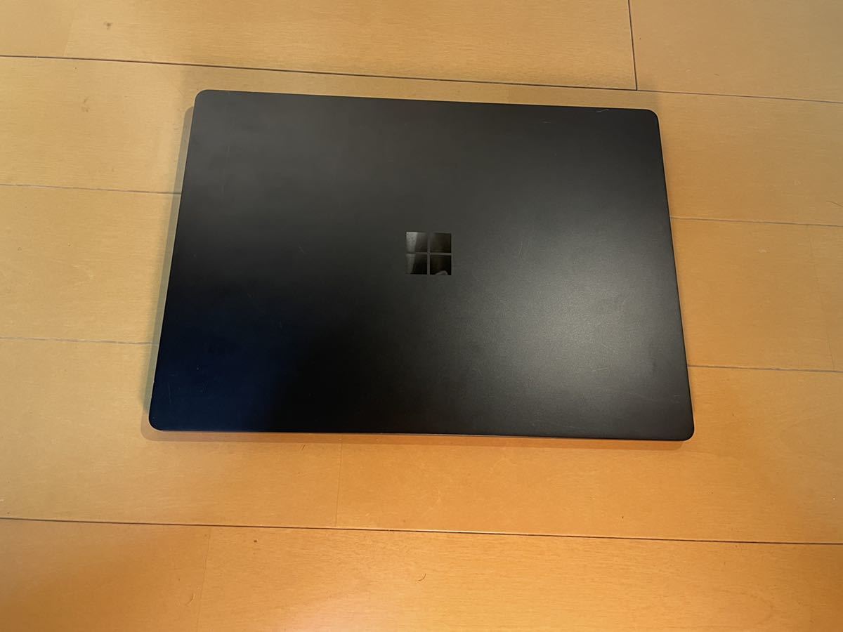Microsoft Surface Laptop 2 / Core i5-8250U / 8GBメモリ / 256GB