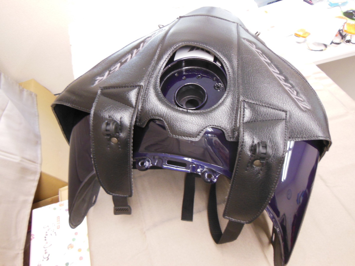 極上美品！ ヤマハ MT-09 トレーサー用 BAGSTER タンクカバー ブラック 
