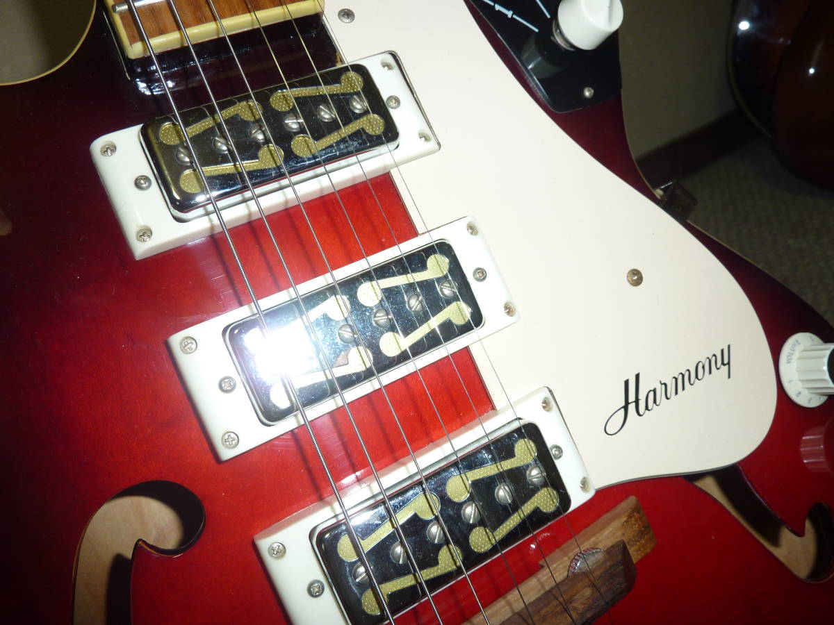 とても美品 Harmony(ハーモニー)製 セミアコ ギター ROCKET(本体