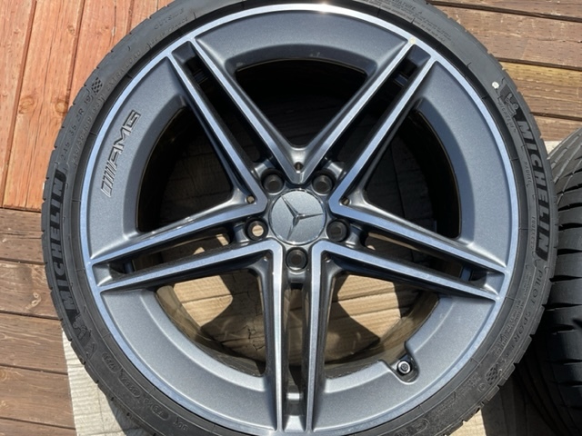 ほぼ新品 メルセデス・ベンツ AMG A45 純正ホイール・夏タイヤ 