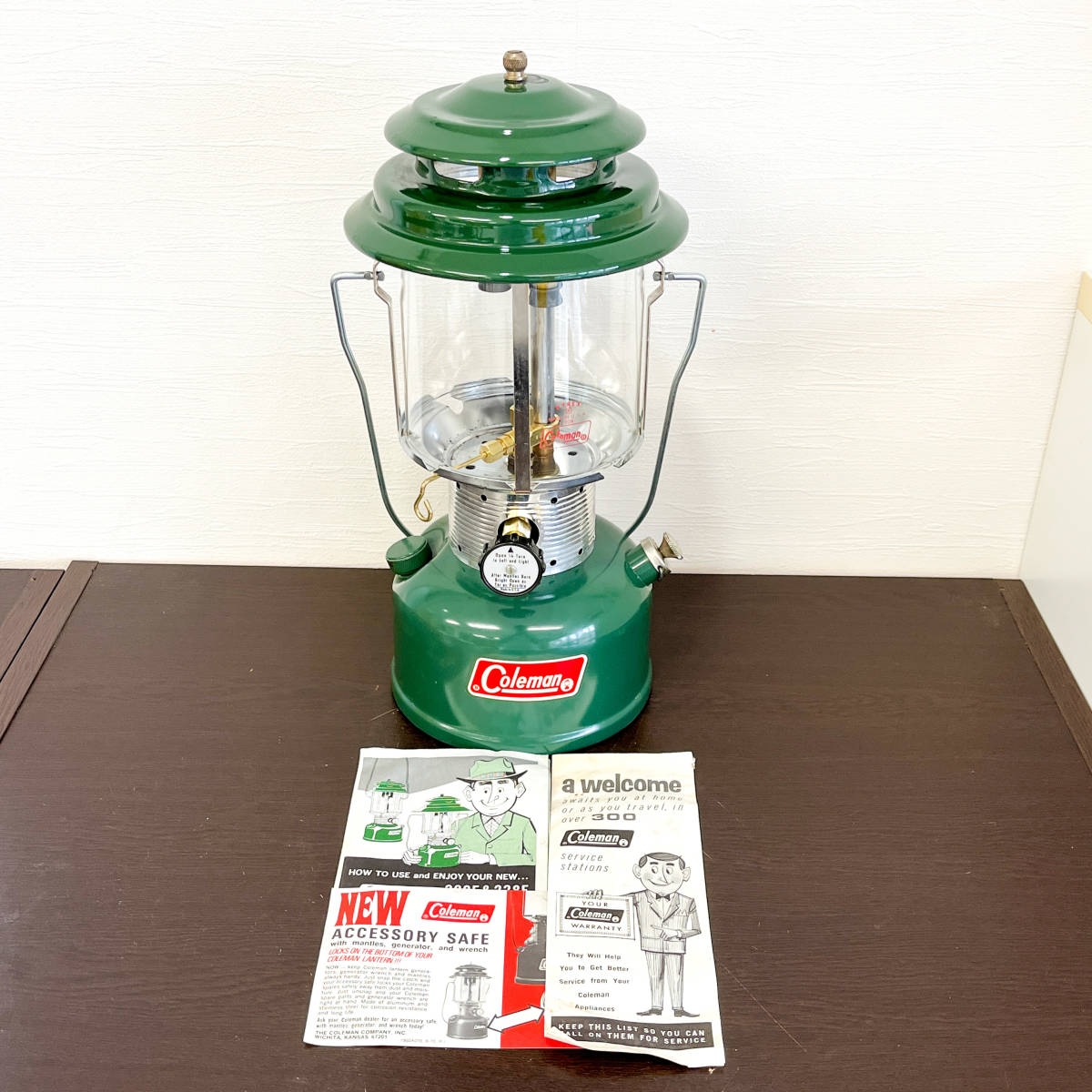  超 ビンテージ コールマン coleman 220F 1971年5月 PYREX バースデーランタン(ホワイトガソリンランタン)｜売買されたオークション情報、yahooの商品情報をアーカイブ公開 - オークファン ホワイトガソリンランタン