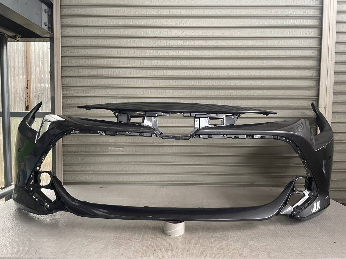 カローラ　スポーツ　純正　フロントバンパー　１７８６４　５２１１９−１２G２０　１G３