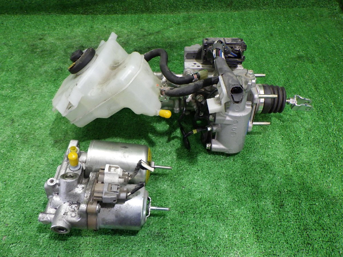 得価，本物保証 トヨタ ヴィッツ NHP130 ブレーキマスターassy ブースター ポンプ セット ABS付 47210-52660 47050-52530 47070-52020(トヨタ用)｜売買されたオークション情報、yahooの商品情報をアーカイブ公開 - オークフ その他