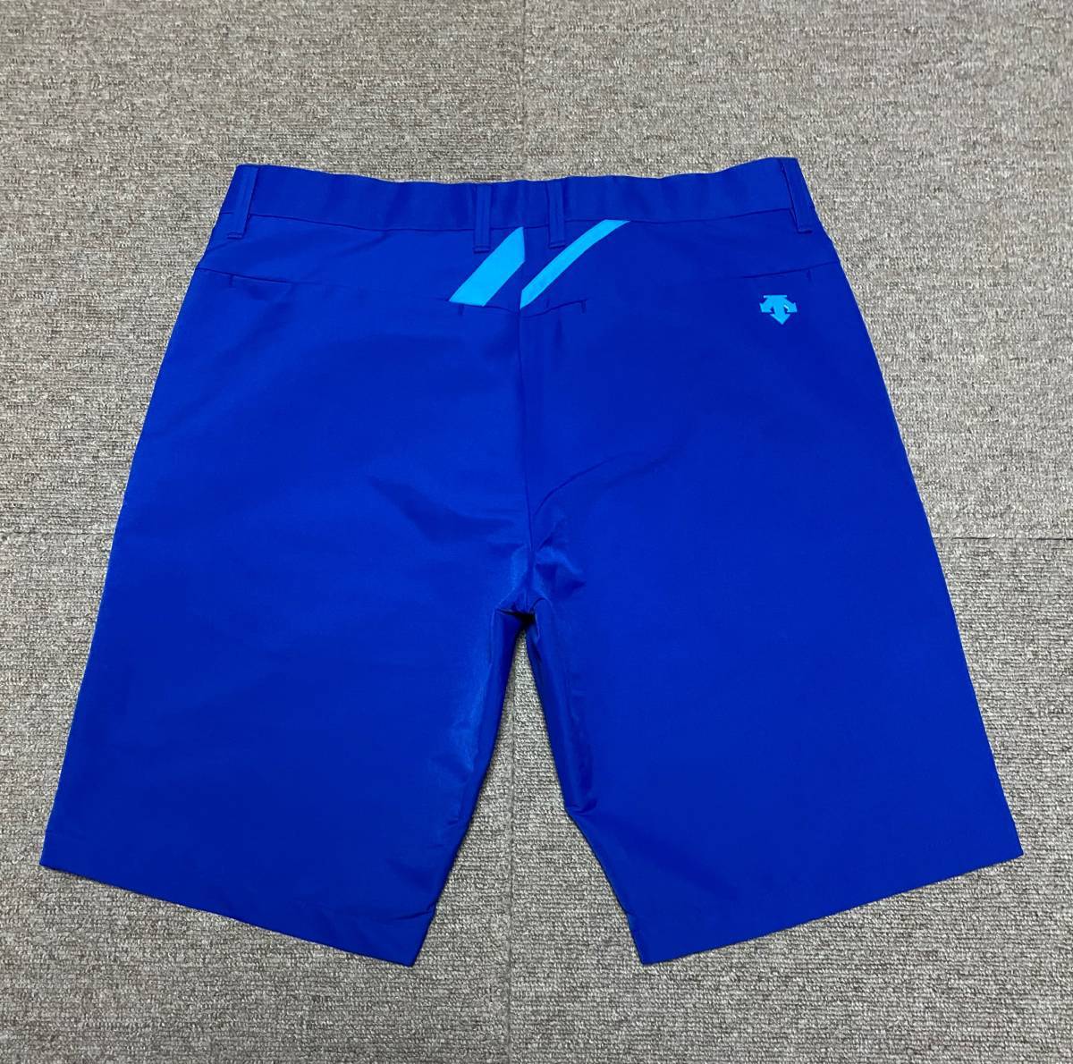 【入手困難】デサントゴルフ ライジングデザイン ショートパンツ W79 青 新品◇DESCENTE デサント ゴルフ◇82㎝◇ストレッチ ライジング