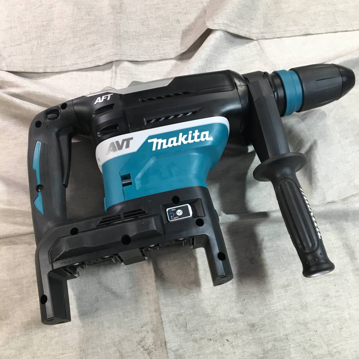 現状品 マキタ 充電式ハンマドリル18+18V 40mm バッテリ充電器別売 HR400DZKN マキタ SDS 充電式ハンマードリル 株式会社マキタ Makita マキタワンハンドシリーズに初の集じんシステム搭載！18V充電式