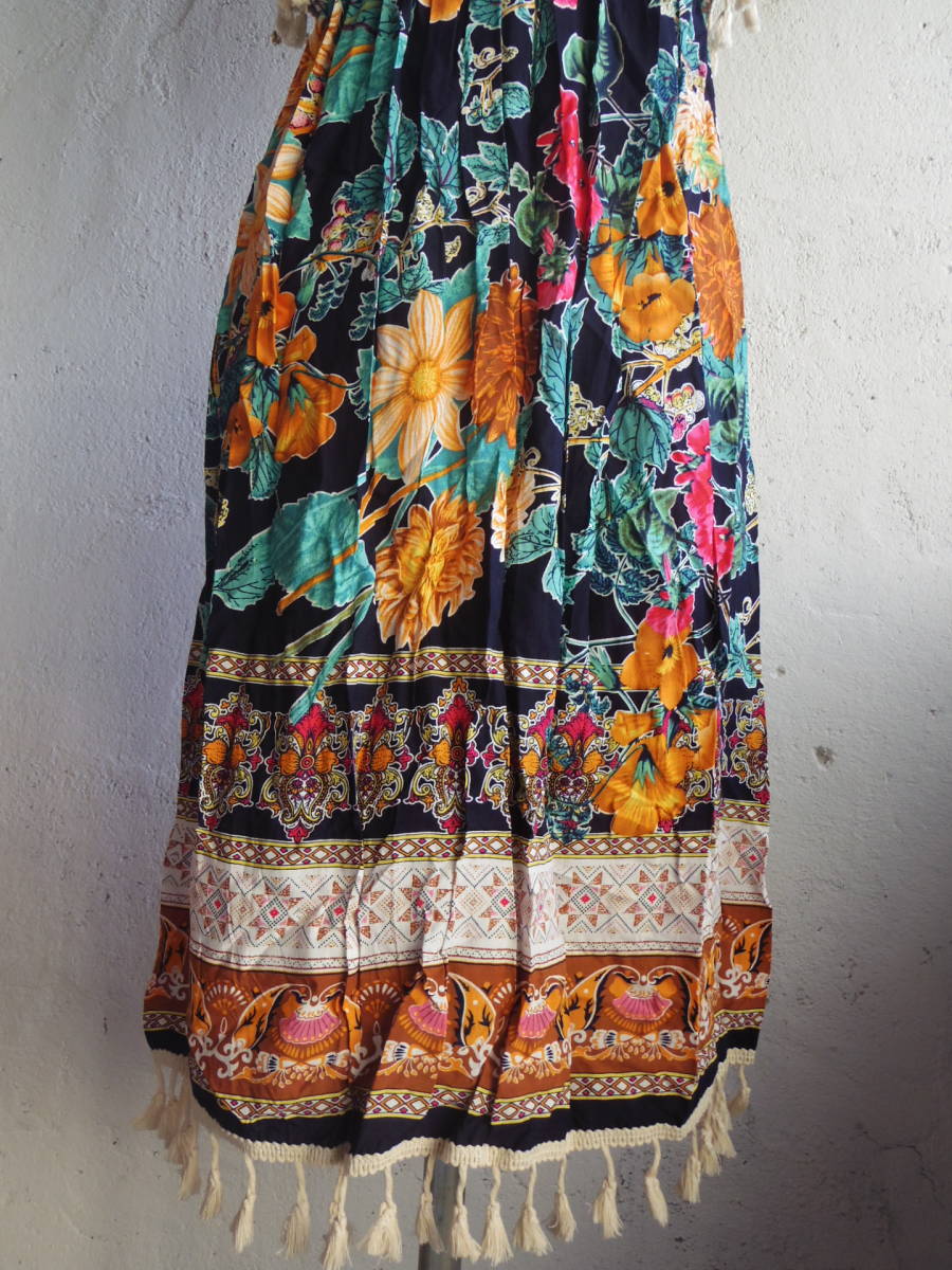古着 レトロvintageノースリー派手カラフル民族衣装ワンピ 昭和レトロワンピース70s60s70年代60年代昭和レトロビンテージフラワーワンピ Mサイズ 売買されたオークション情報 Yahooの商品情報をアーカイブ公開 オークファン Aucfan Com