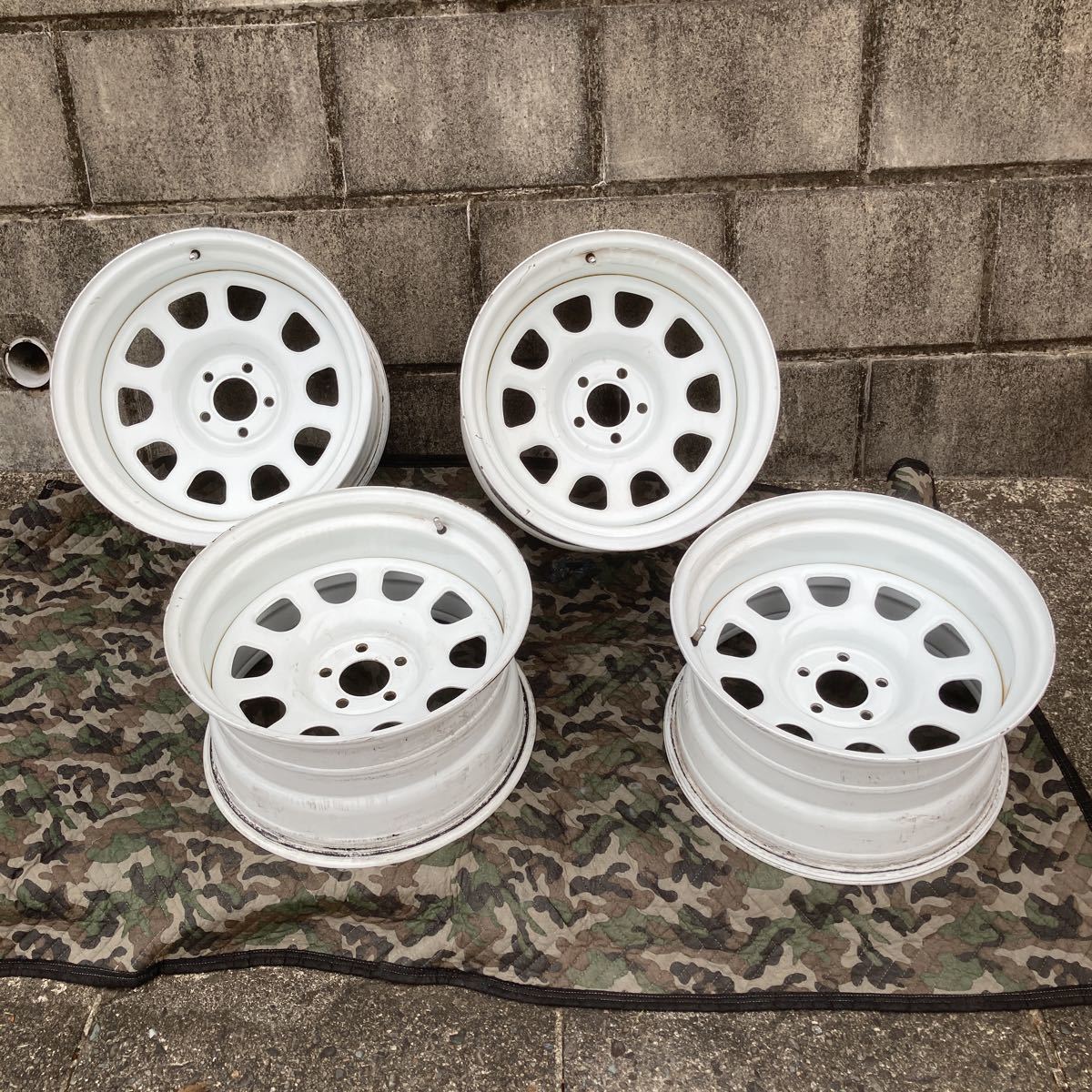メーカー不明 スチールホイール 18インチ 9.5j?インセット-30 4本通し 