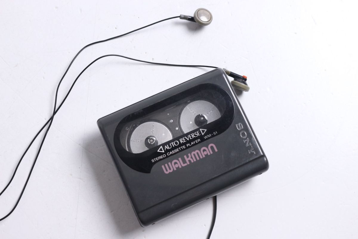 本州送料無料■SONY ソニー WALKMAN ウォークマン WM-51 ステレオ カセットプレイヤー ポータブルプレイヤー ジャンク 'zA825