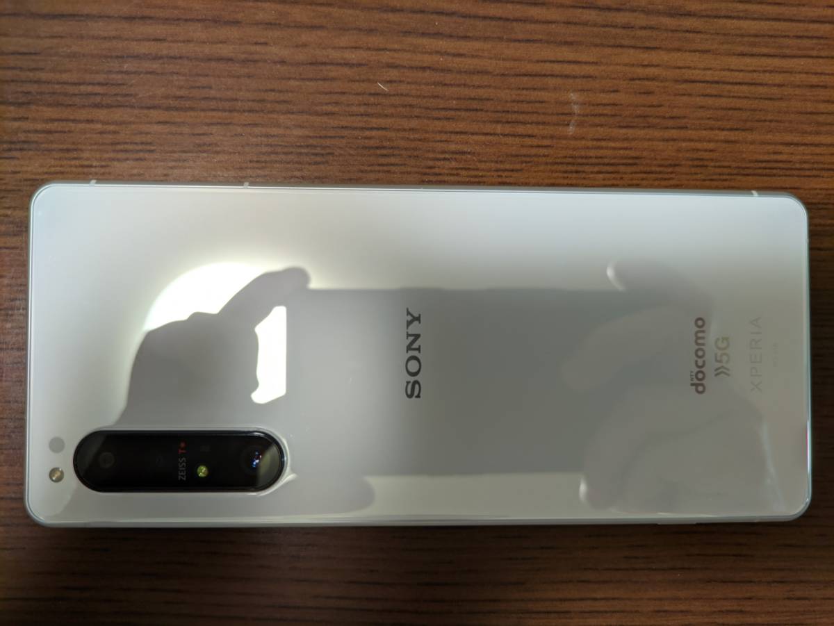 □ ジャンク Docomo SONY Xperia 1 II SO-51A ホワイト 判定△ SIM