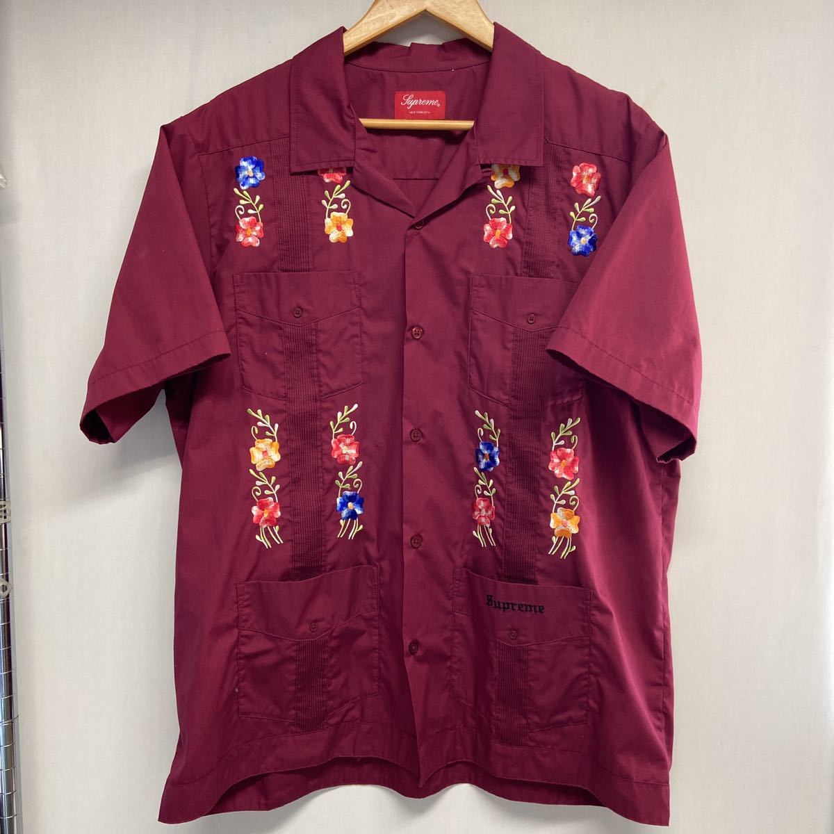  supreme シュプリーム 19SS Flowers Guayabera S/S Shirt 半袖シャツ L ボルドー 花柄 2205oki(その他)｜売買されたオークション情報、yahooの商品情報をアーカイブ公開 - オークファン 男性用