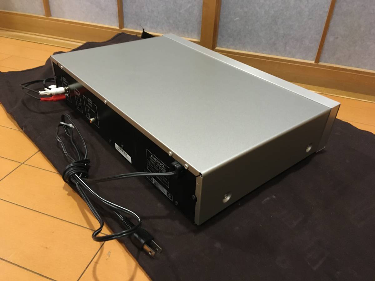 ジャンク ONKYO オンキョー C-7030 CDプレイヤー キズ多 ONKYO C-7030