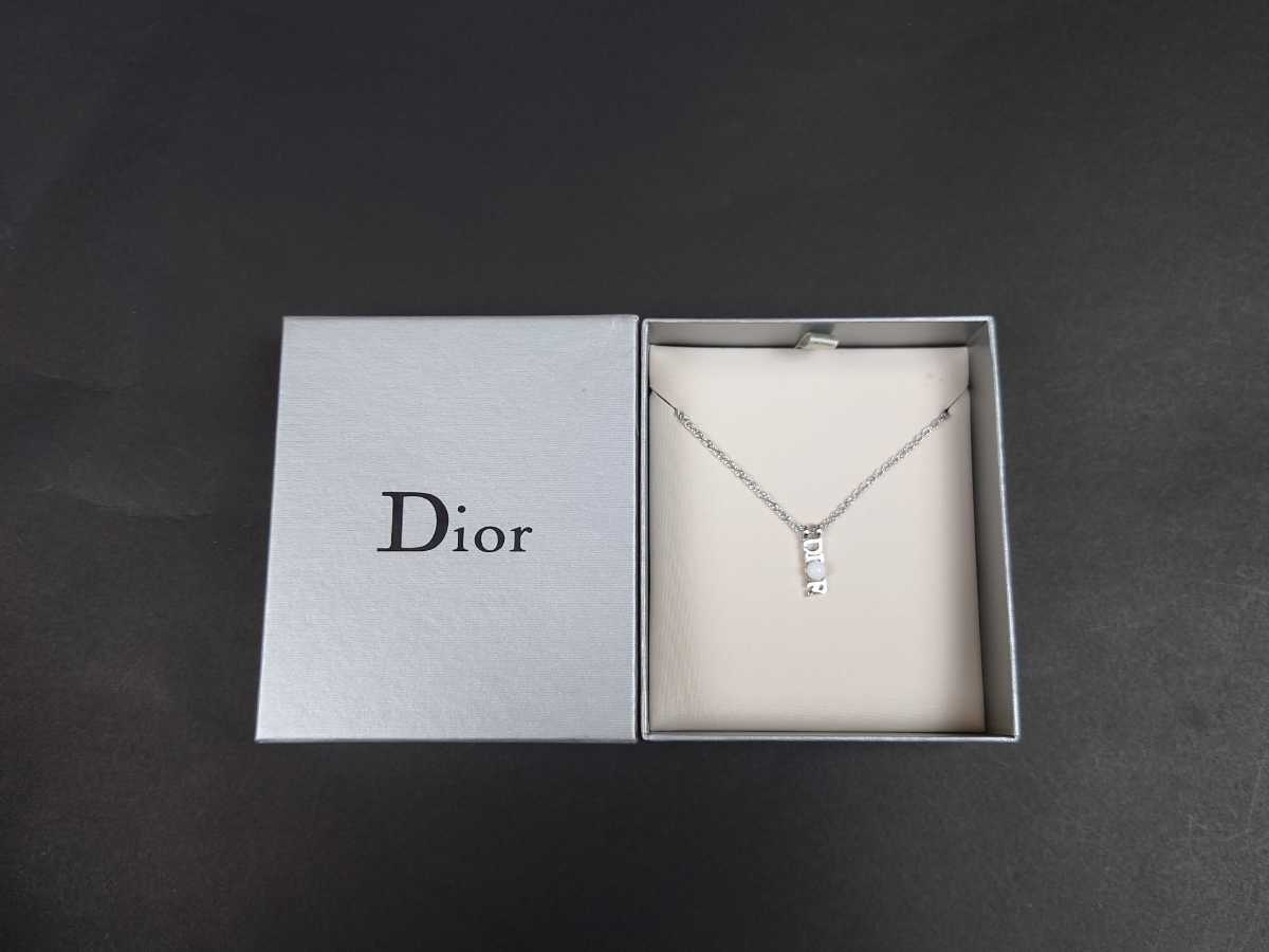 1円 極 Christian Dior ディオール ネックレス ロゴ Cd レディース メンズ ユニセックス シルバー アクセサリー 箱付き ネックレス トップつき 売買されたオークション情報 Yahooの商品情報をアーカイブ公開 オークファン Aucfan Com
