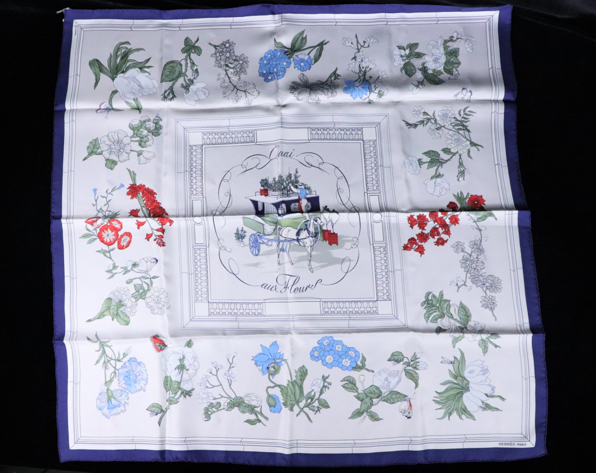 HERMES エルメス スカーフ カレ90 ネイビー ホワイト マルチカラー 花 
