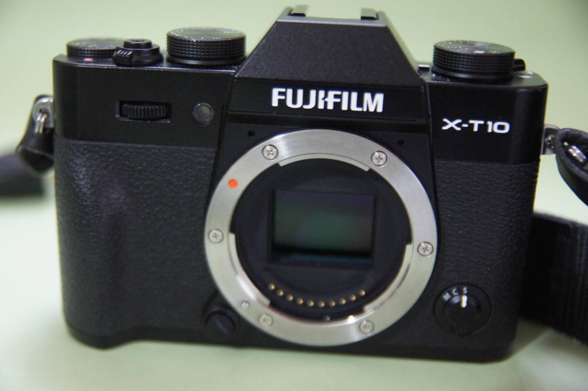 FUJIFILM ミラーレス一眼 X-T10 ボディ 中古良品 家電、AV、カメラ