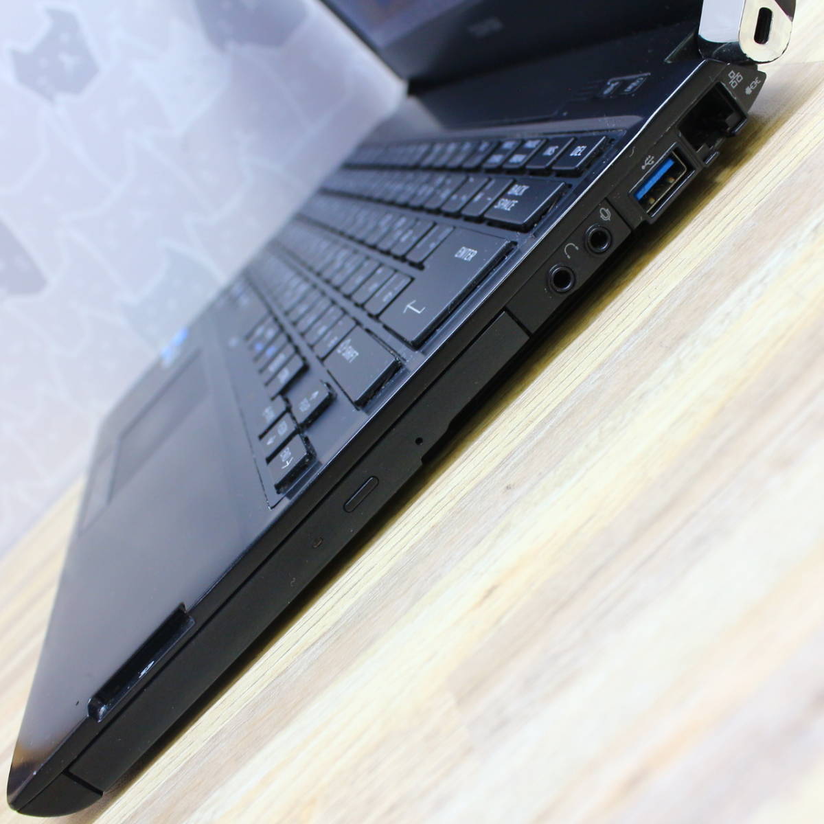 ☆最上級i7！大容量750GB！メモリ8GB！小型軽量！高速転送！Webカメラ