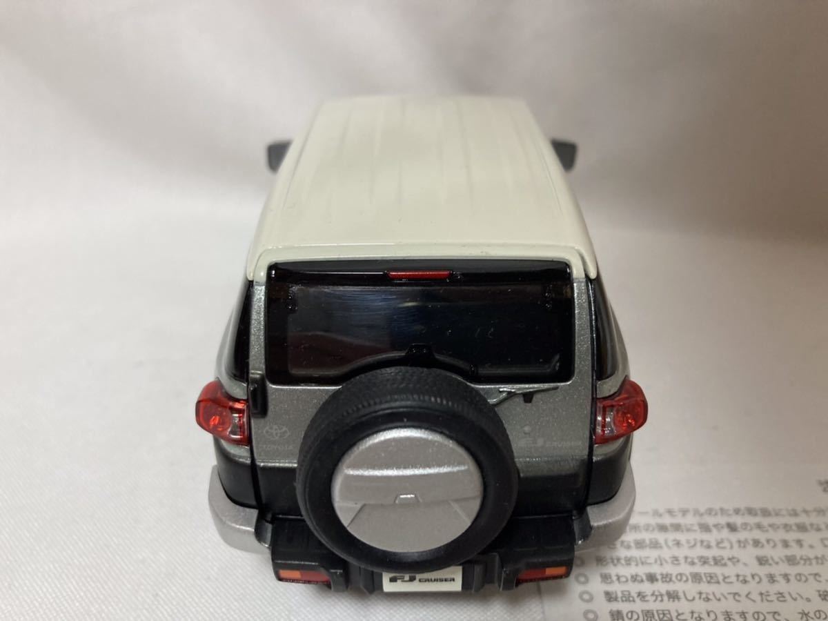 TOYOTA トヨタ 非売品 FJ CRUISER FJクルーザー 1/30 ダイキャストカー 