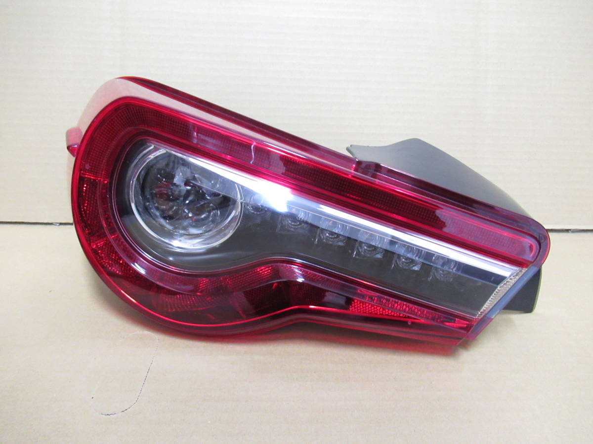 後期 0 純正 点灯OK!! 左テールレンズ 86(ZN6)後期・BRZ 点灯確認済