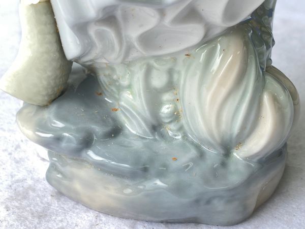 G100-O18-450 LLADRO リヤドロ 海のそよ風 本を持つ女性 陶器人形