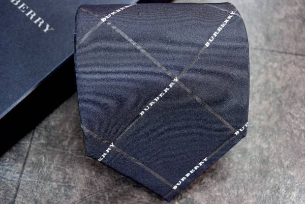 【未使用品】 バーバリーロンドン レタリングロゴ ネクタイ