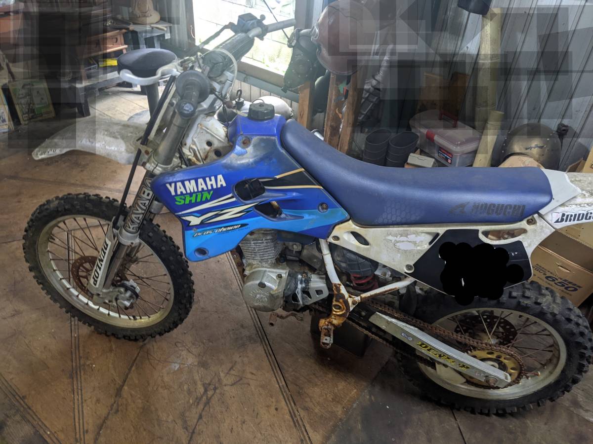 YZ 80？ホンダエンジン搭載改造車 YZ80 ヤマハ 古いメルセデスのセダンの後席から発進！ エンジン始動確認 検索用)YZ タイヤ