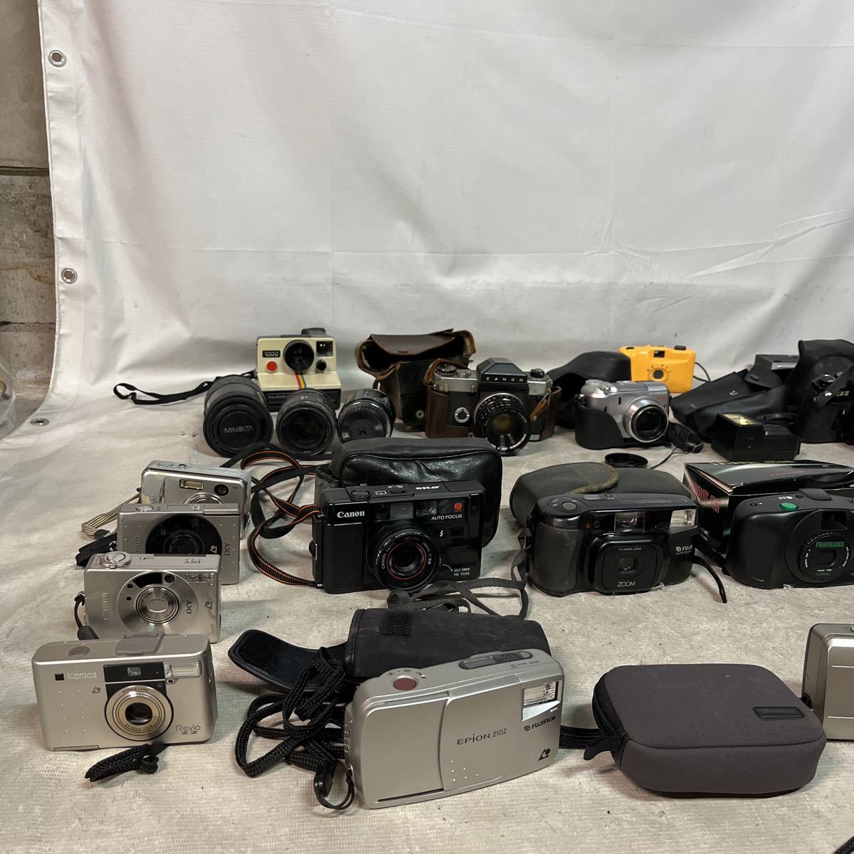 【ジャンク品】Nikon 、オリンパス、Canon、フジ、コニカ、PENTAX 、などカメラ、フラッシュ、レンズ多数まとめ売り