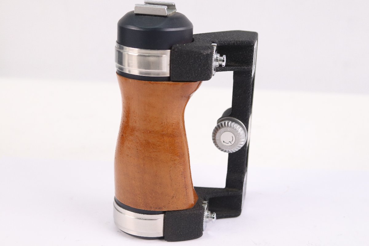 カメラ ペンタックス67 木製グリップ ストラップ付き 2