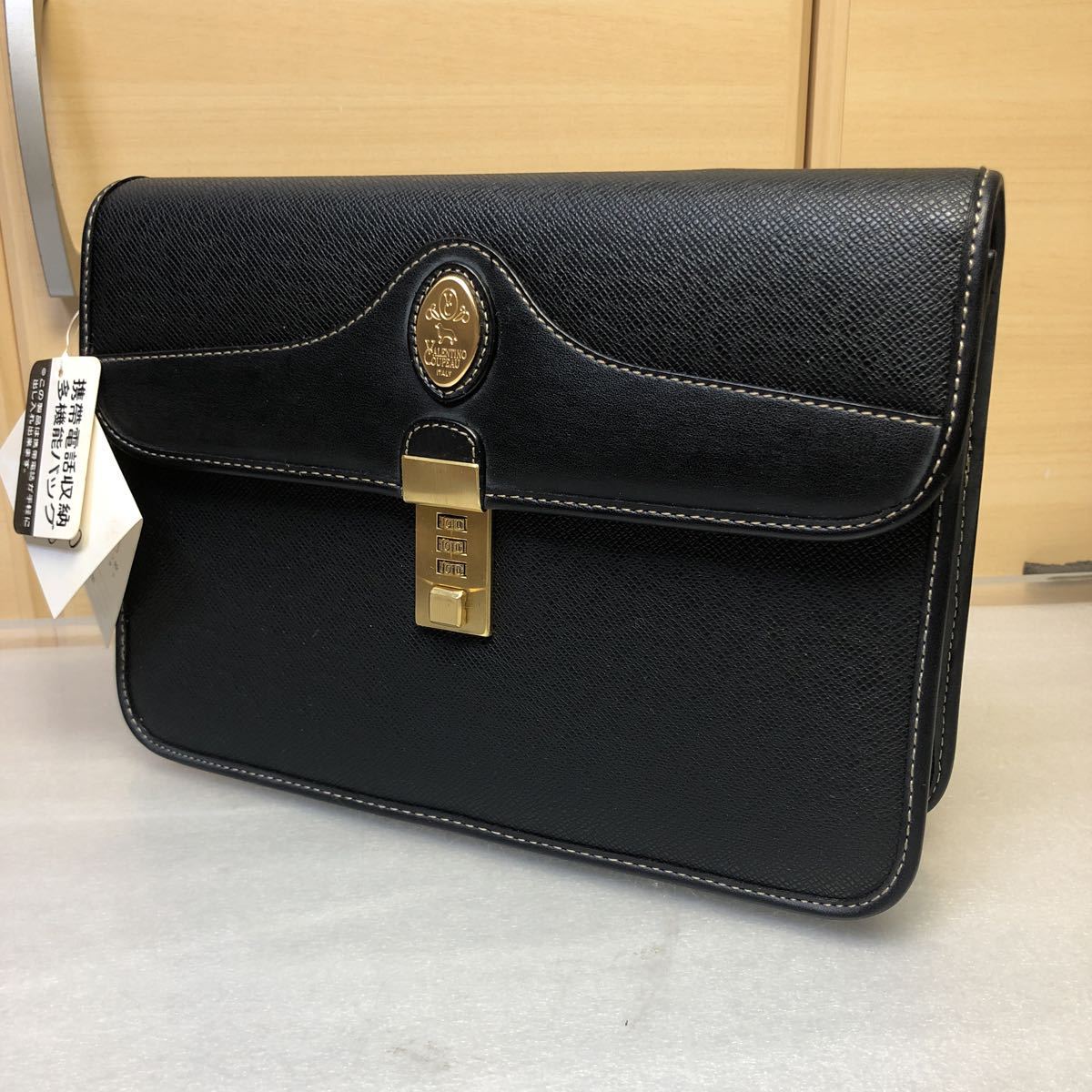 VALENTINO COUPEAU 多機能バッグ サイズ28X7X21cm 牛革製 ITALY(かばん 