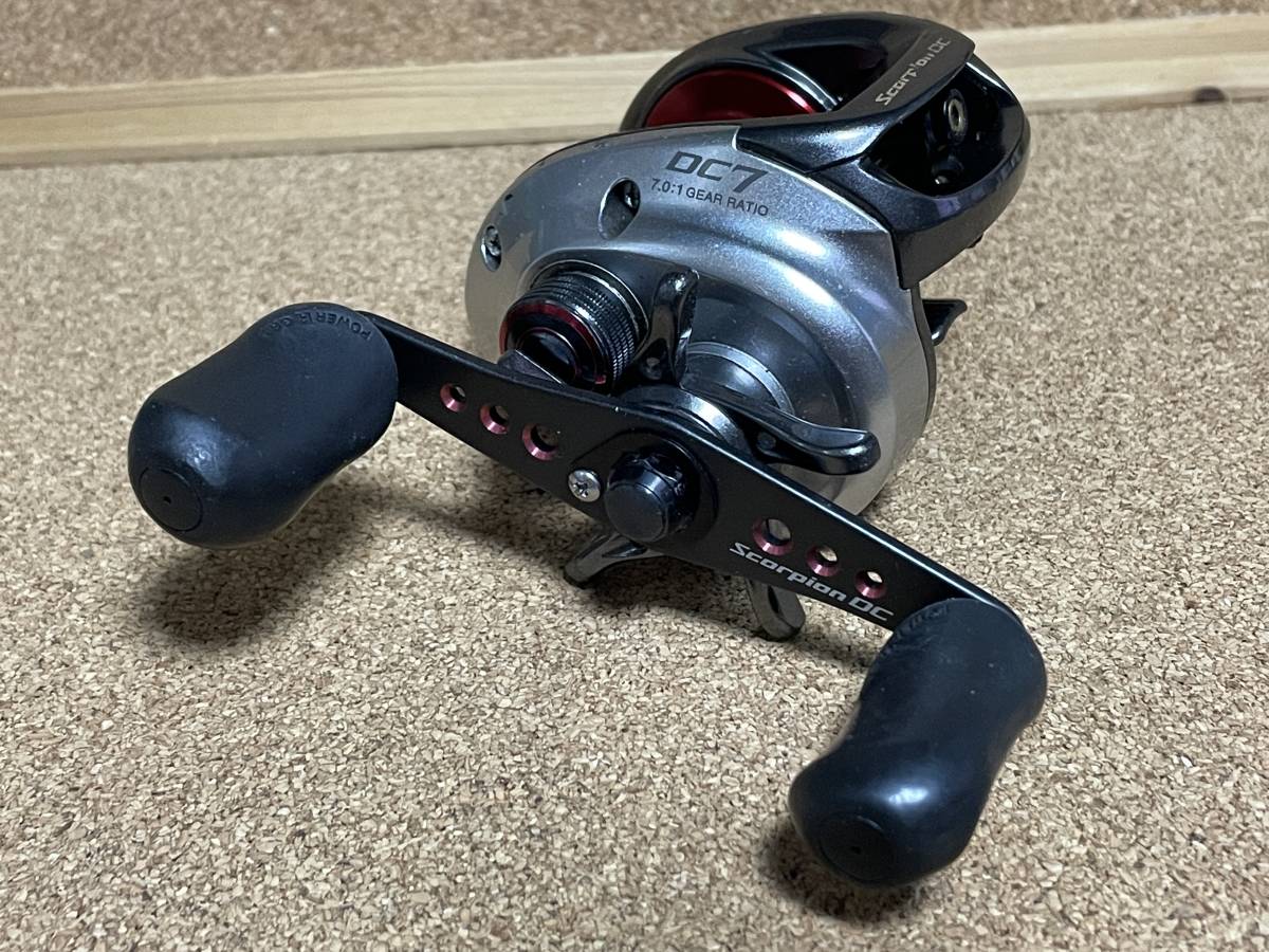 11スコーピオンDC/R ベイトリール 6.3:1GEAR 右ハンドル シルバー