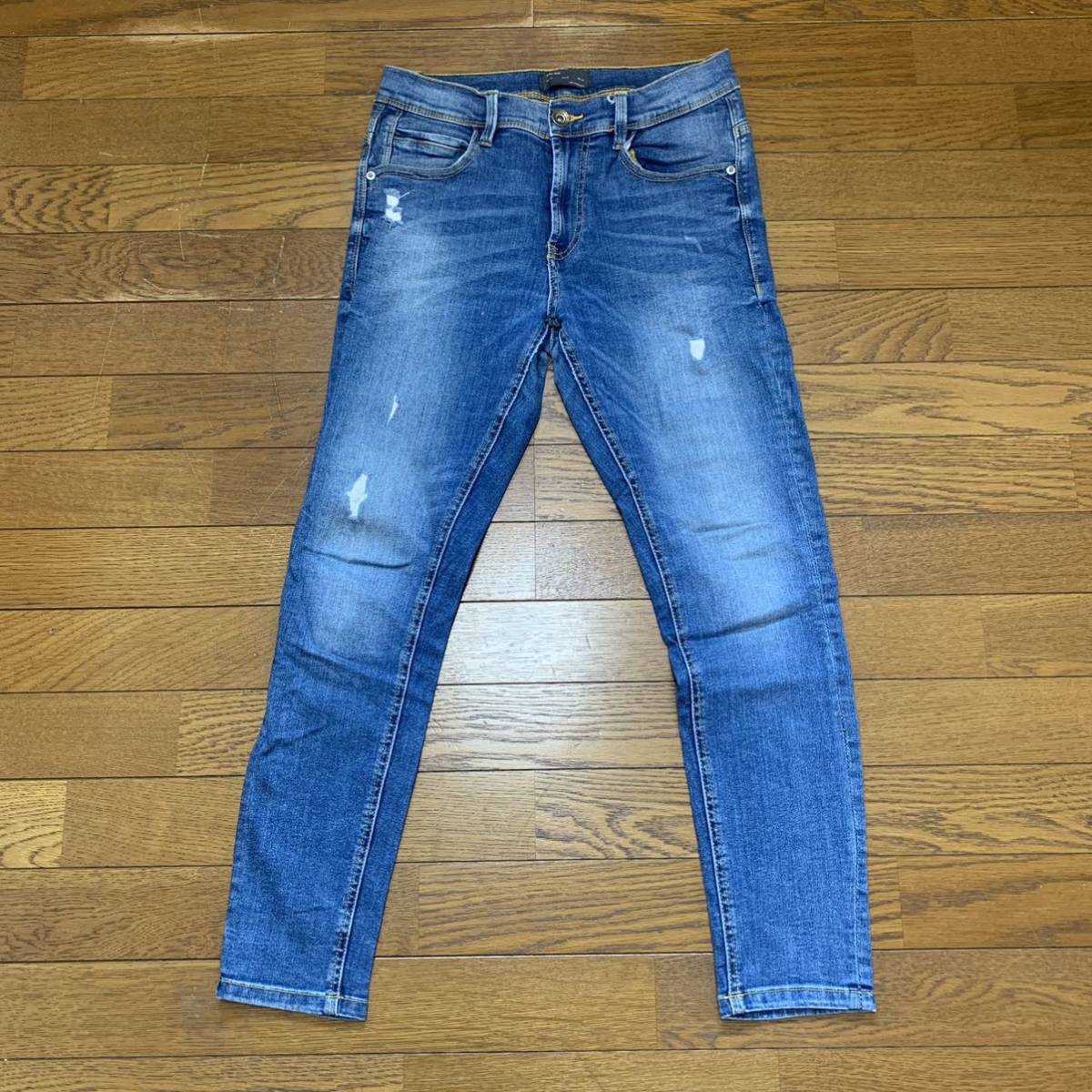 【全国無料，新作登場】 ザラ メンズ デニム スキニー ３８ Sサイズ ダメージ加工 アンクル丈 インスタ zara man スキニーデニム(男性用)｜売買されたオークション情報、yahooの商品情報をアーカイブ公開 - オークファ 男性用