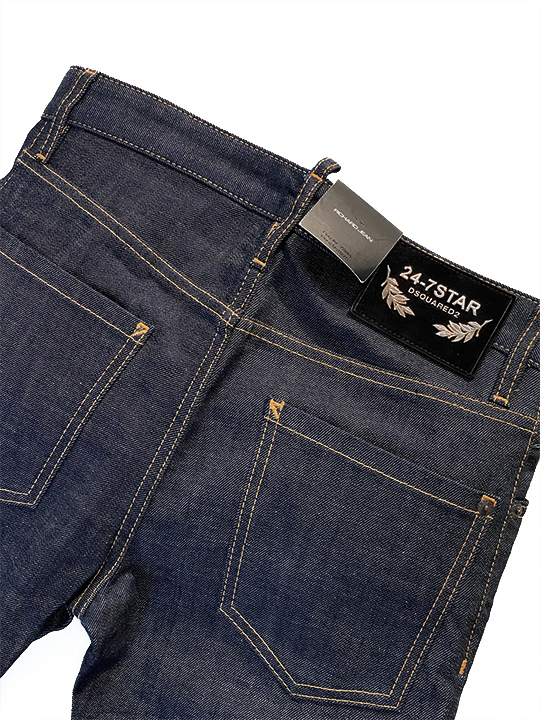 定価6.9万 ディースクエアード DSQUARED2 注目度抜群の輝く”24-7STAR 