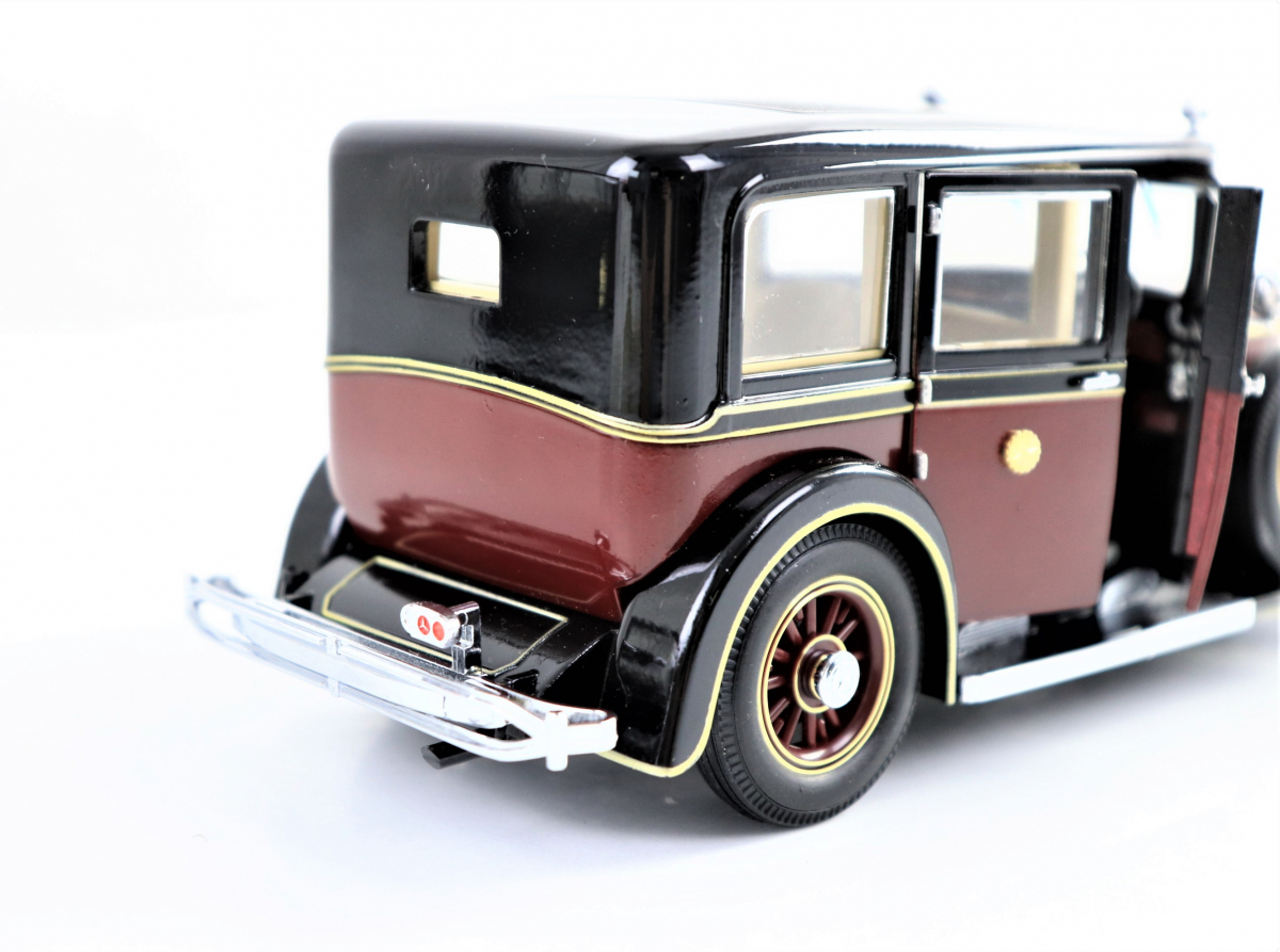 天皇陛下の御料馬車 1935年式メルセデス ベンツ770 認定書付 Mercedes 