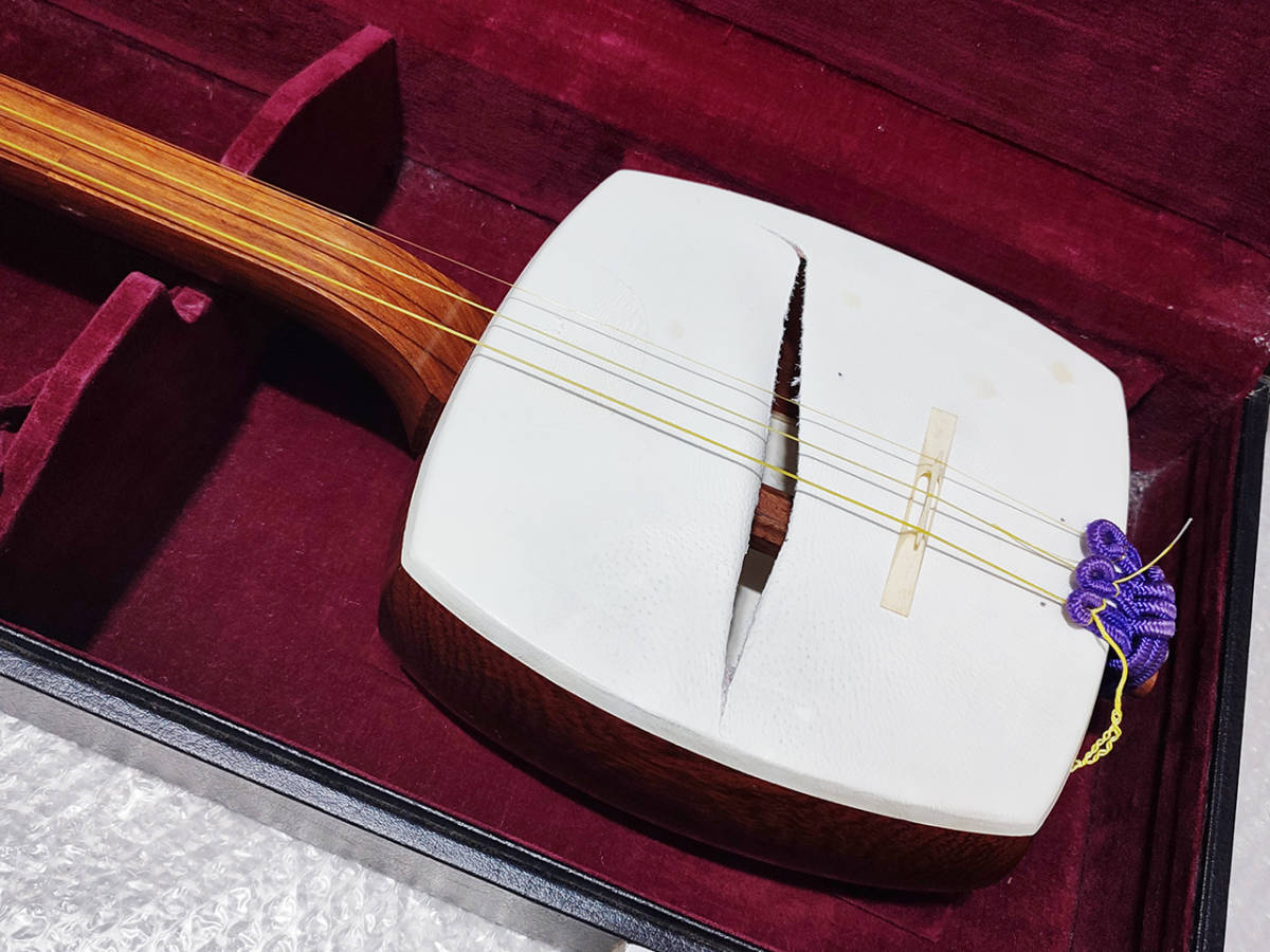 高級 三味線 中棹 丸打胴 花梨 ハードケース付き 和楽器 三味線 地唄 胴
