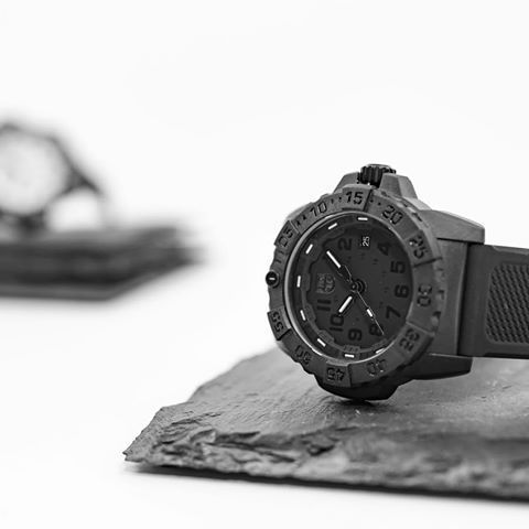 NEW】正規品ルミノックスLUMINOX ネイビーシールズ 200m防水腕時計