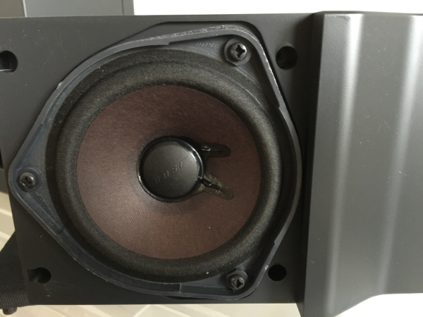 BOSE 101ITスピーカー連番＋純正天吊り金具ペア/音質良好