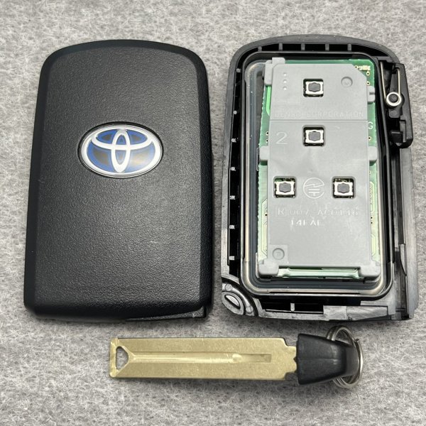 初期化済み トヨタ純正スマートキー 80系 後期 VOXY ノア 231451-0120